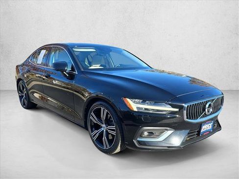 Used 2019 Volvo S60 T5 Inscription image 3