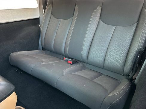 Used 2016 Jeep Wrangler Rubicon w/ Power Convenience Group AWD/4WD image 14