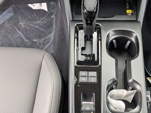 New 2026 Subaru Outback Limited AWD/4WD image 13