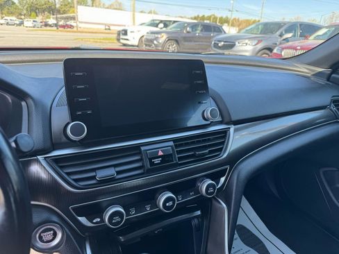 Used 2018 Honda Accord Sport image 15