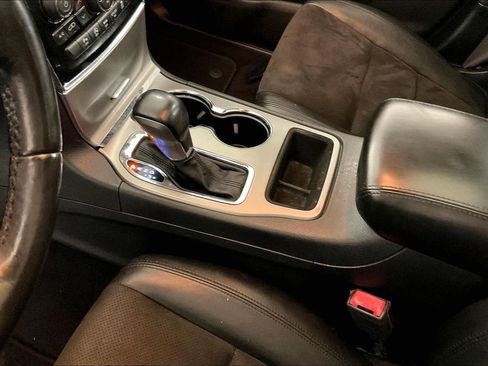 Used 2020 Jeep Grand Cherokee Altitude RWD image 17