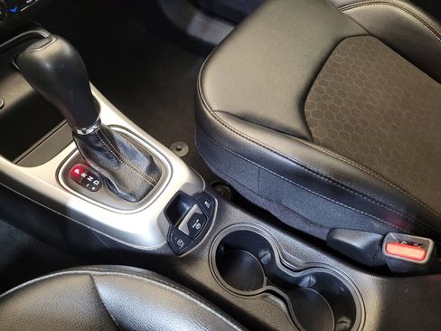 Used 2020 Jeep Compass Latitude FWD image 26
