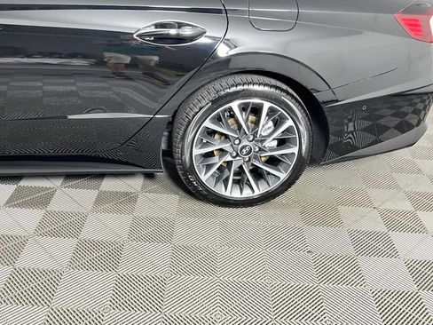 Certified 2023 Hyundai Sonata Limited w/ Preferred Accessory Package FWD image 32