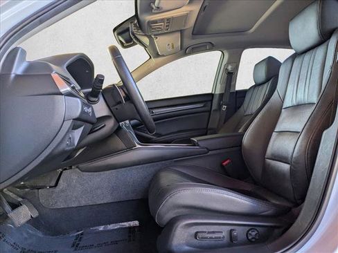 Used 2019 Honda Accord Touring image 17