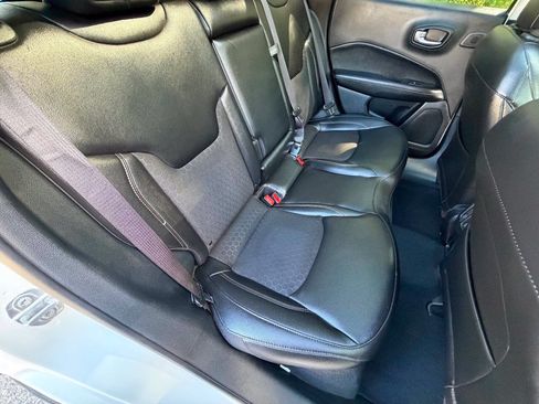 Used 2021 Jeep Compass Latitude w/ Sun and Sound Group AWD/4WD image 11