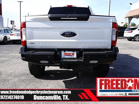 Used 2019 Ford F250 Lariat w/ Lariat Ultimate Package AWD/4WD image 4