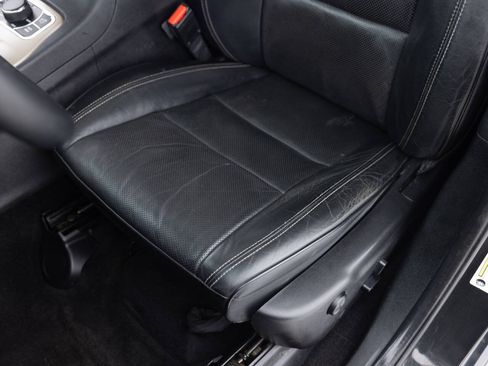 Used 2014 Jeep Grand Cherokee Overland w/ Advanced Technology Group AWD/4WD image 21
