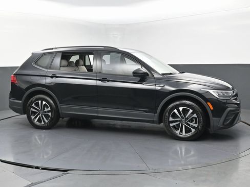 Used 2024 Volkswagen Tiguan S image 6