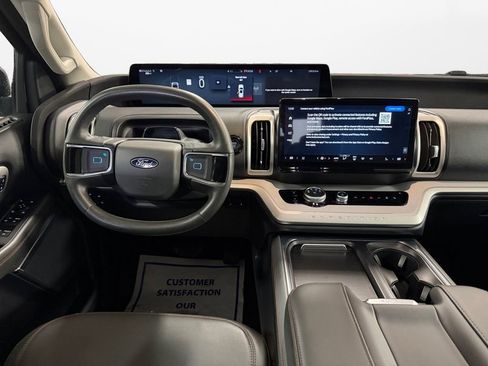 Used 2025 Ford Expedition Active AWD/4WD image 11