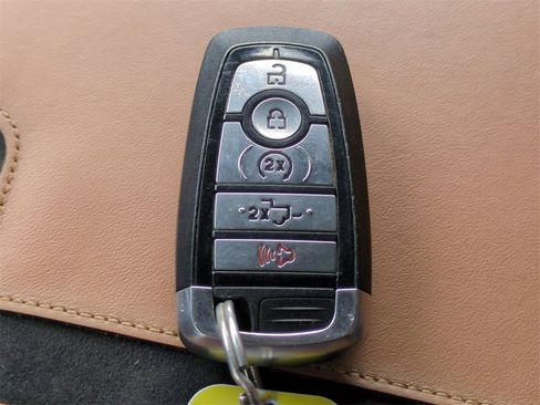 Used 2023 Ford F150 Platinum image 27