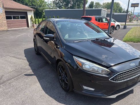 Used 2016 Ford Focus SE w/ Equipment Group 201A FWD image 6