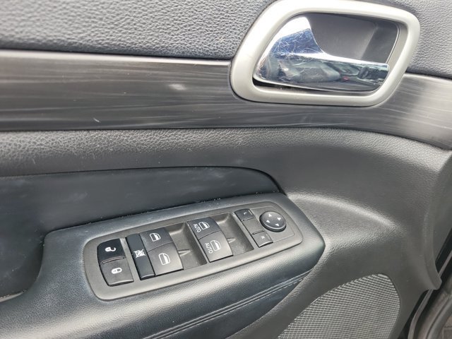 Used 2022 Jeep Grand Cherokee Laredo AWD/4WD image 27