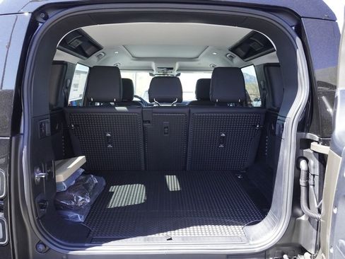 New 2026 Land Rover Defender 110 S AWD/4WD image 31