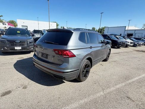 Used 2023 Volkswagen Tiguan SE R-Line FWD image 7