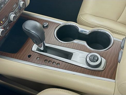 Used 2020 Nissan Pathfinder Platinum image 16