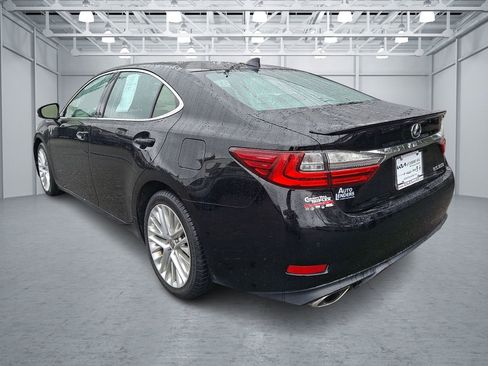 Used 2016 Lexus ES 350 w/ Luxury Package w/Wood Trim image 3
