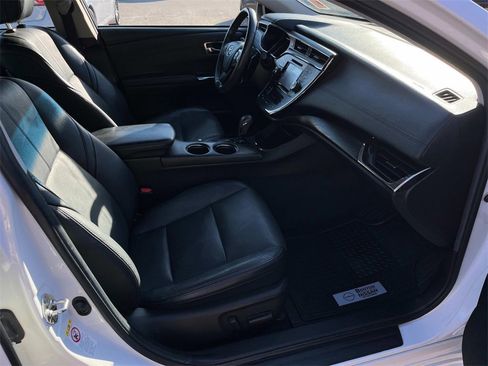 Used 2016 Toyota Avalon image 23