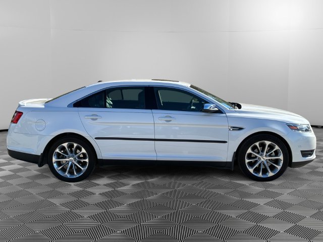 Used 2018 Ford Taurus Limited w/ Driver Assist Package FWD image 6
