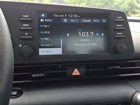 Certified 2025 Hyundai Elantra Sport FWD image 16