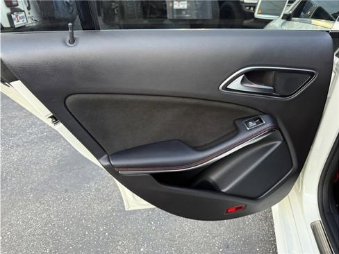 Used 2018 Mercedes-Benz CLA 250 image 21