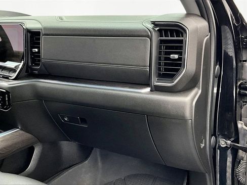 Used 2024 Chevrolet Silverado 2500 LTZ w/ LTZ Convenience Package image 17