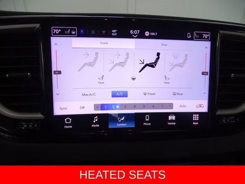 Used 2025 Chrysler Pacifica Select FWD image 14