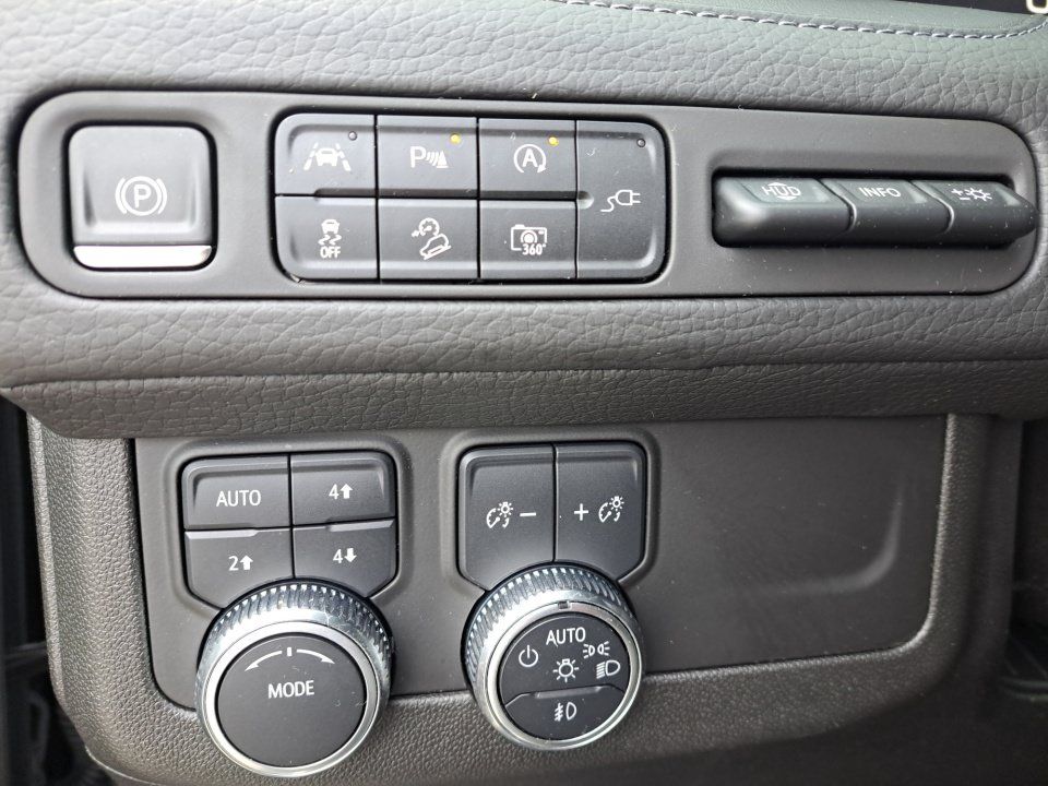 Used 2022 GMC Yukon Denali AWD/4WD image 34
