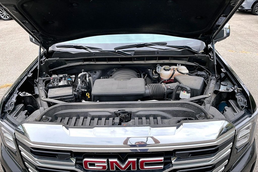 Used 2025 GMC Sierra 1500 SLT AWD/4WD image 12