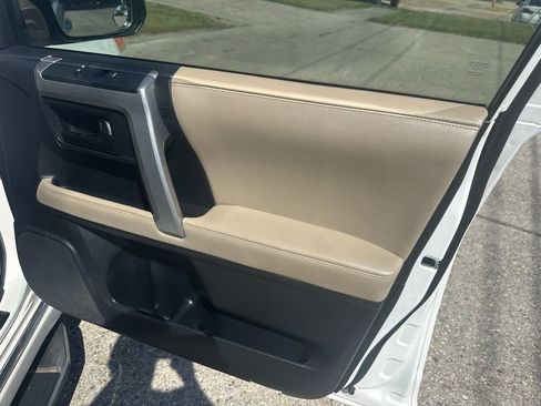 Used 2012 Toyota 4Runner SR5 image 18