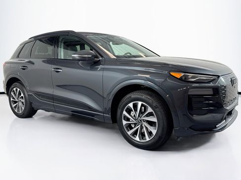 New 2025 Audi Q6 e-tron Premium image 3