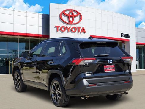 Certified 2022 Toyota RAV4 XLE Premium AWD/4WD image 3