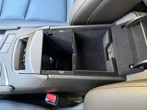 Used 2025 Cadillac XT5 Premium Luxury image 32