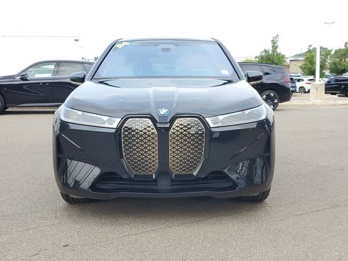 Used 2024 BMW iX xDrive50 w/ Premium Package AWD/4WD image 8