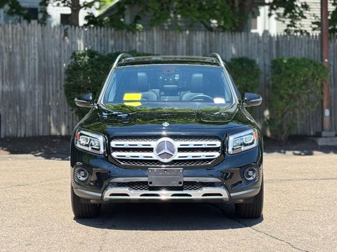 Used 2021 Mercedes-Benz GLB 250 4MATIC image 9