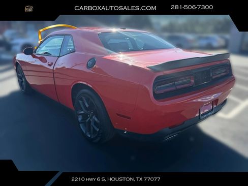 Used 2020 Dodge Challenger SXT w/ Blacktop Package RWD image 3