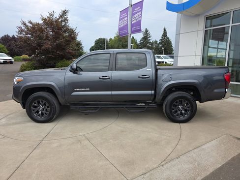 Used 2022 Toyota Tacoma SR5 image 3