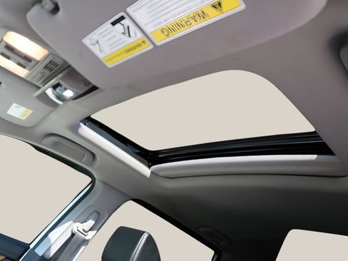 Used 2019 Honda CR-V Touring image 11