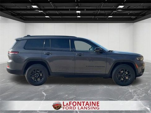 Used 2024 Jeep Grand Cherokee L Laredo image 6