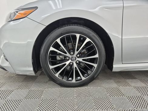Used 2018 Toyota Camry SE w/ Moonroof Package FWD image 28