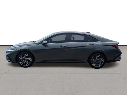 Used 2024 Hyundai Elantra SEL w/ Convenience Package FWD image 8