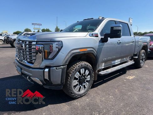 Used 2025 GMC Sierra 3500 Denali w/ Denali Reserve Package AWD/4WD image 2