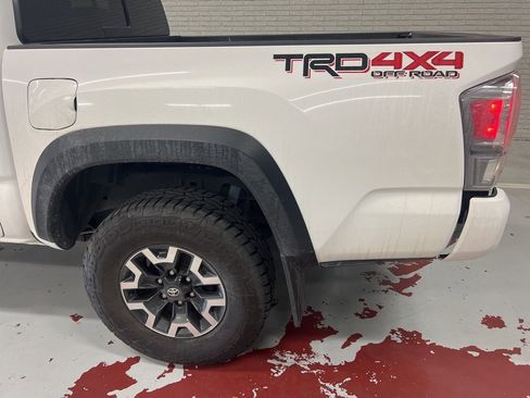 Used 2023 Toyota Tacoma TRD Off-Road image 8