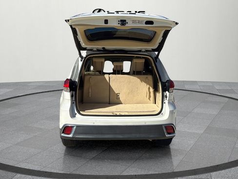 Used 2019 Toyota Highlander Limited image 16