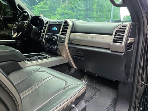 Used 2017 Ford F250 Platinum w/ Platinum Ultimate Package AWD/4WD image 32