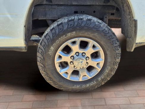 Used 2024 RAM 2500 Laramie AWD/4WD image 24