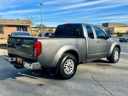 Used 2021 Nissan Frontier SV image 8