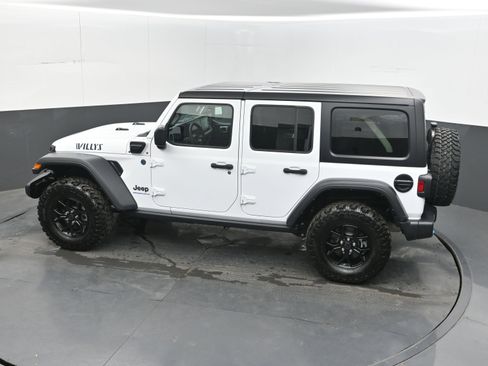 Used 2024 Jeep Wrangler Unlimited AWD/4WD image 36