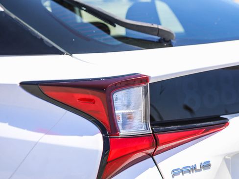 Certified 2020 Toyota Prius LE FWD image 10