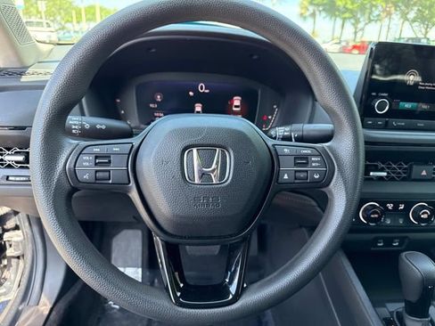 Certified 2023 Honda Accord EX image 27