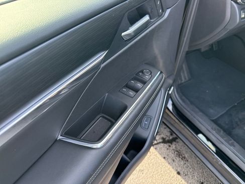 Used 2025 GMC Acadia Elevation image 13